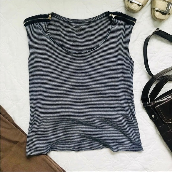 Ann Taylor Striped Blue White Scoop Neck Crop Tank Zipper Shoulder - Picture 1 of 8